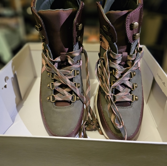 Size 9.5 Black Guess and Alex Marie boots - Picture 7 of 8